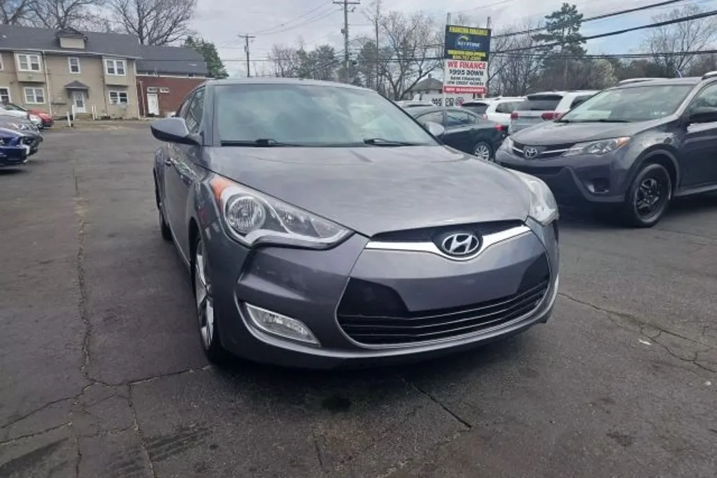 2017 Hyundai Veloster Value Edition photo 1