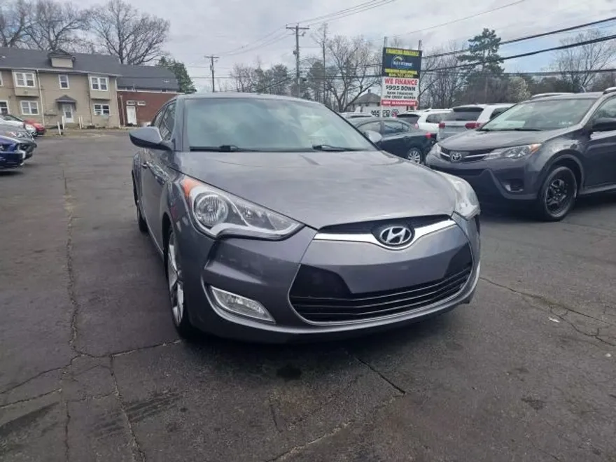 2017 Hyundai Veloster Value Edition photo 1