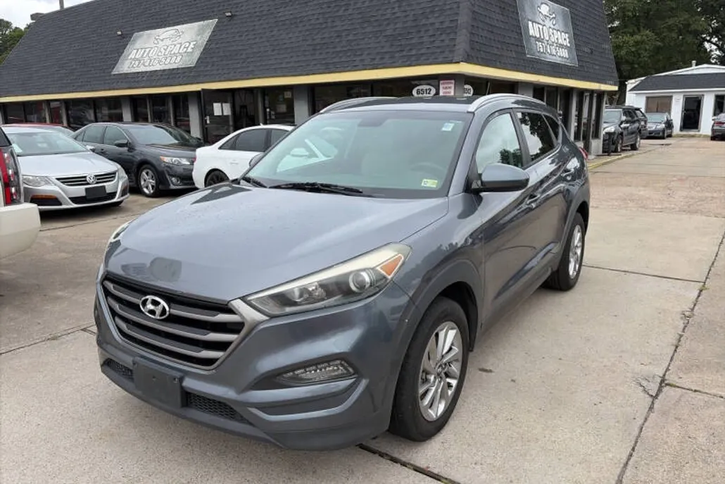 2016 Hyundai Tucson SE photo 1