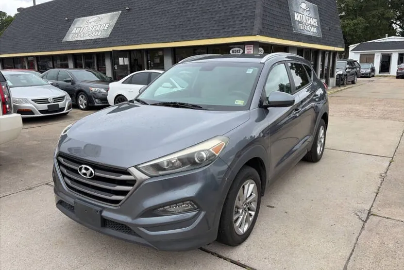 2016 Hyundai Tucson SE photo 1