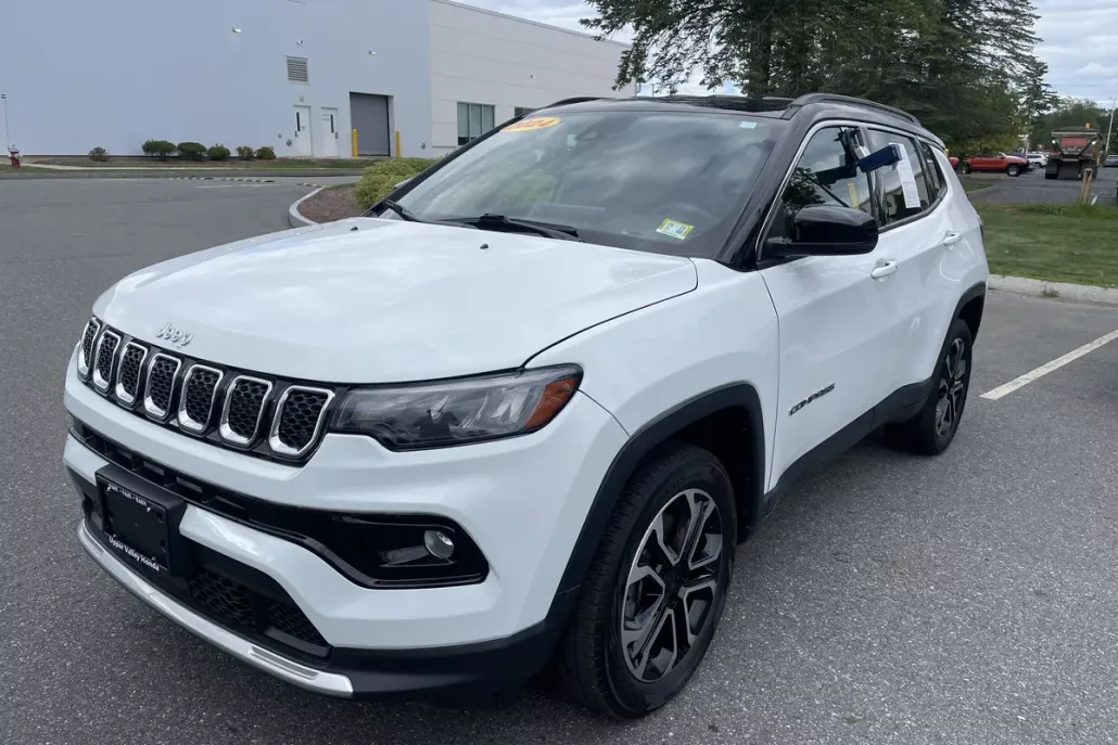 2024 Jeep Compass Limited photo 1