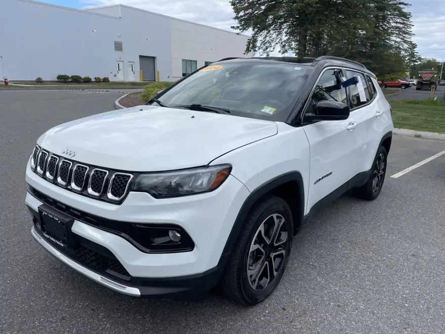 2024 Jeep Compass Limited photo 1