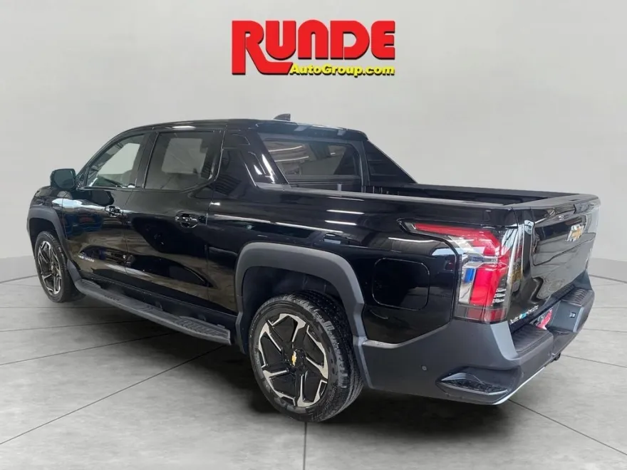 2026 Chevrolet Silverado EV LT photo 1