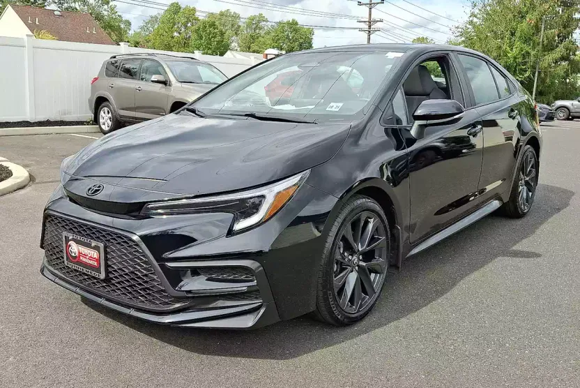 2024 Toyota Corolla SE Premium photo 1