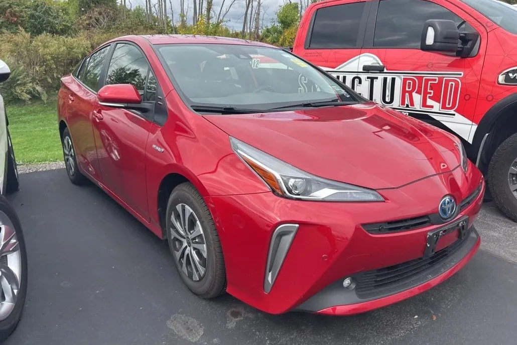 2021 Toyota Prius LE AWD-e photo 1