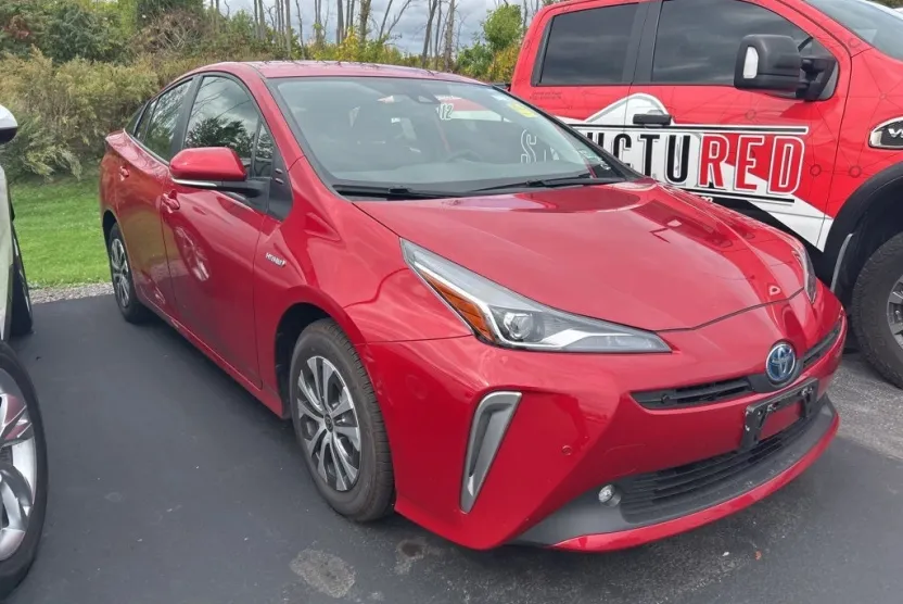 2021 Toyota Prius LE AWD-e photo 1