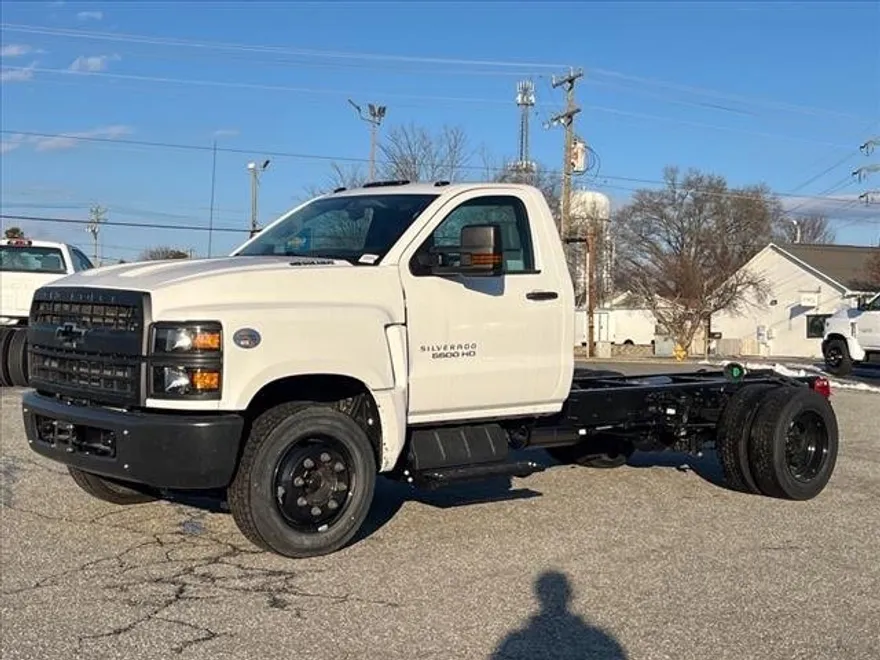 2024 Chevrolet Silverado 5500HD Work Truck photo 1