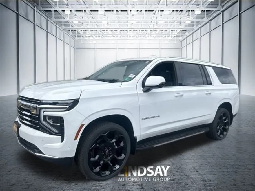 2025 Chevrolet Suburban LT photo 1