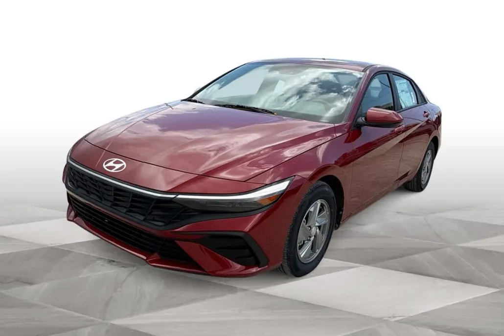 2025 Hyundai Elantra SE photo 1