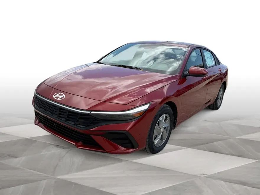 2025 Hyundai Elantra SE photo 1