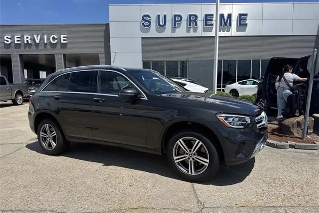 2022 Mercedes Benz GLC 300 photo 1