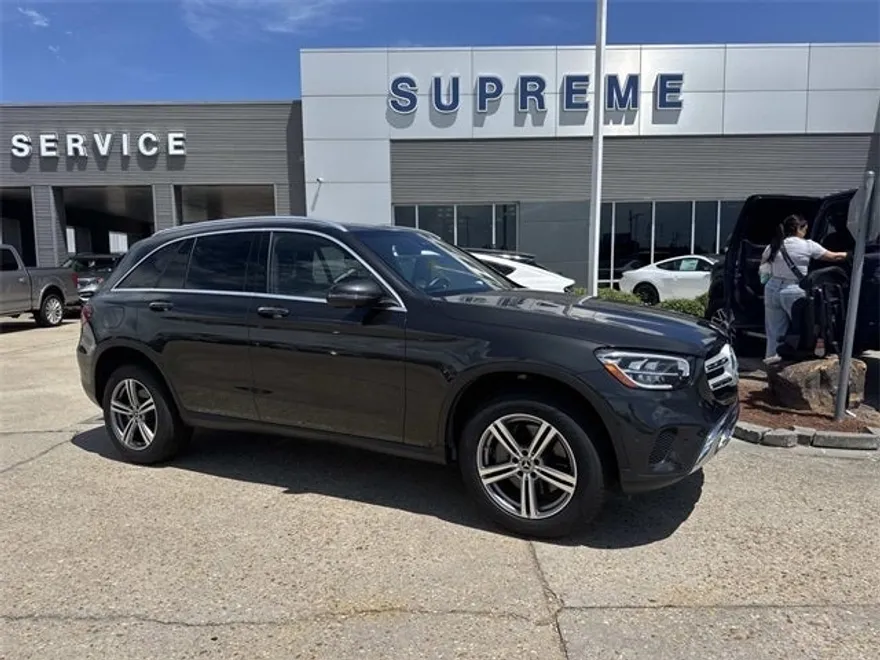 2022 Mercedes Benz GLC 300 photo 1