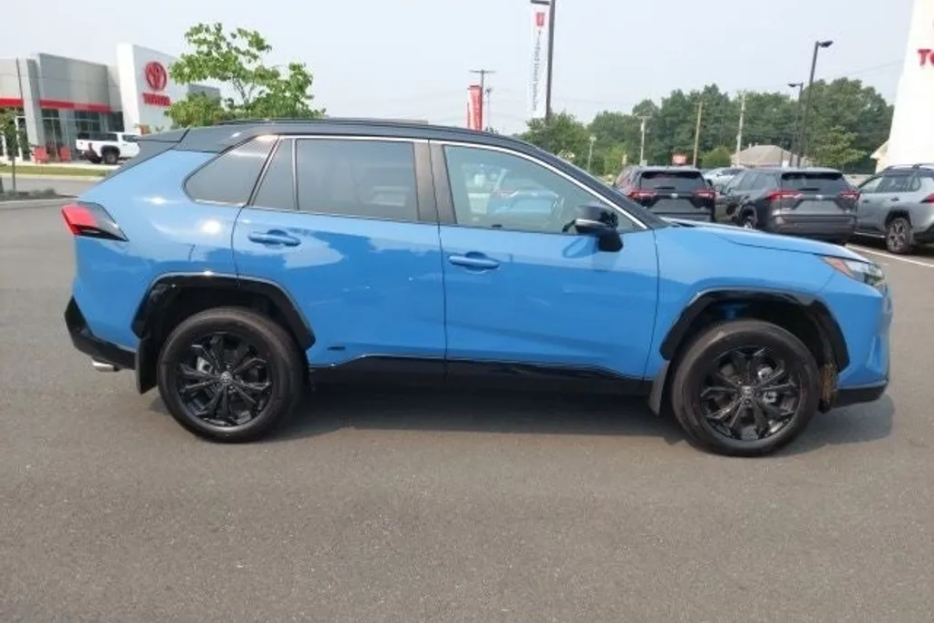 2025 Toyota RAV4 Hybrid XSE photo 1