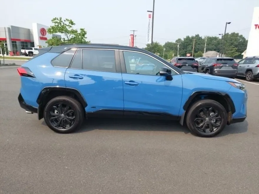 2025 Toyota RAV4 Hybrid XSE photo 1