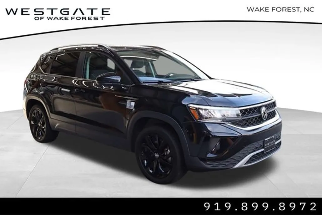 2023 Volkswagen Taos SE photo 1