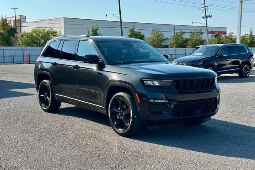 2023 Jeep Grand Cherokee Limited photo 1