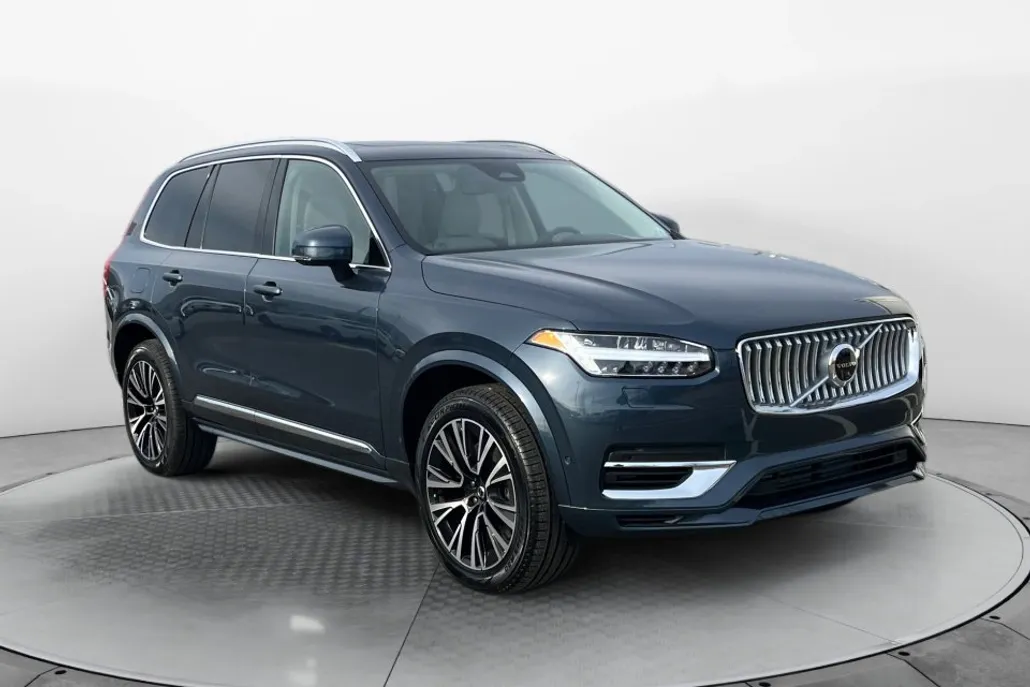 2025 Volvo XC90 T8 Plus photo 1