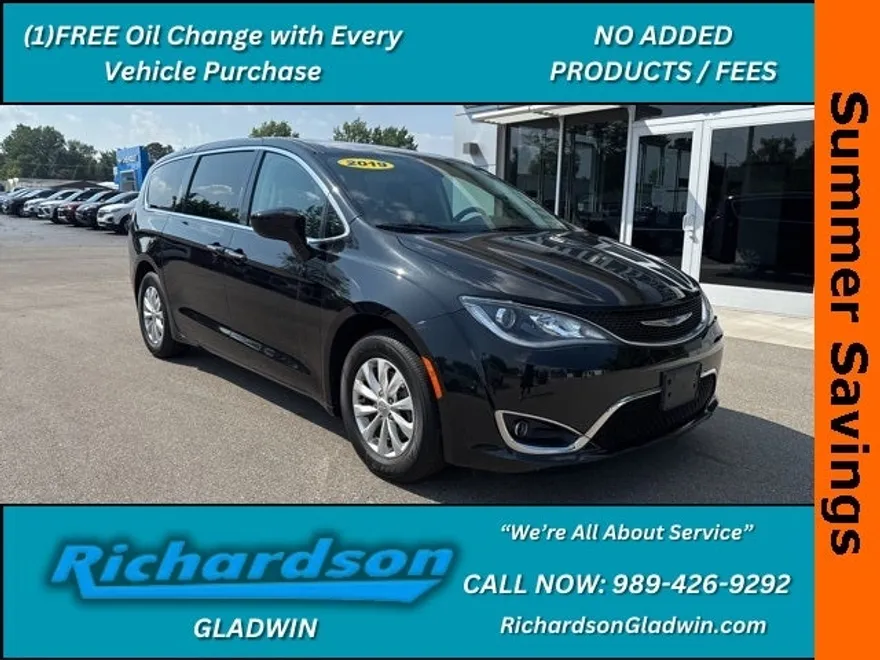 2019 Chrysler Pacifica Touring Plus photo 1