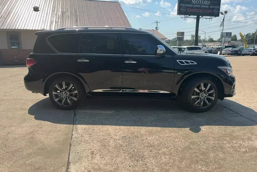 2017 Infiniti QX80 photo 1