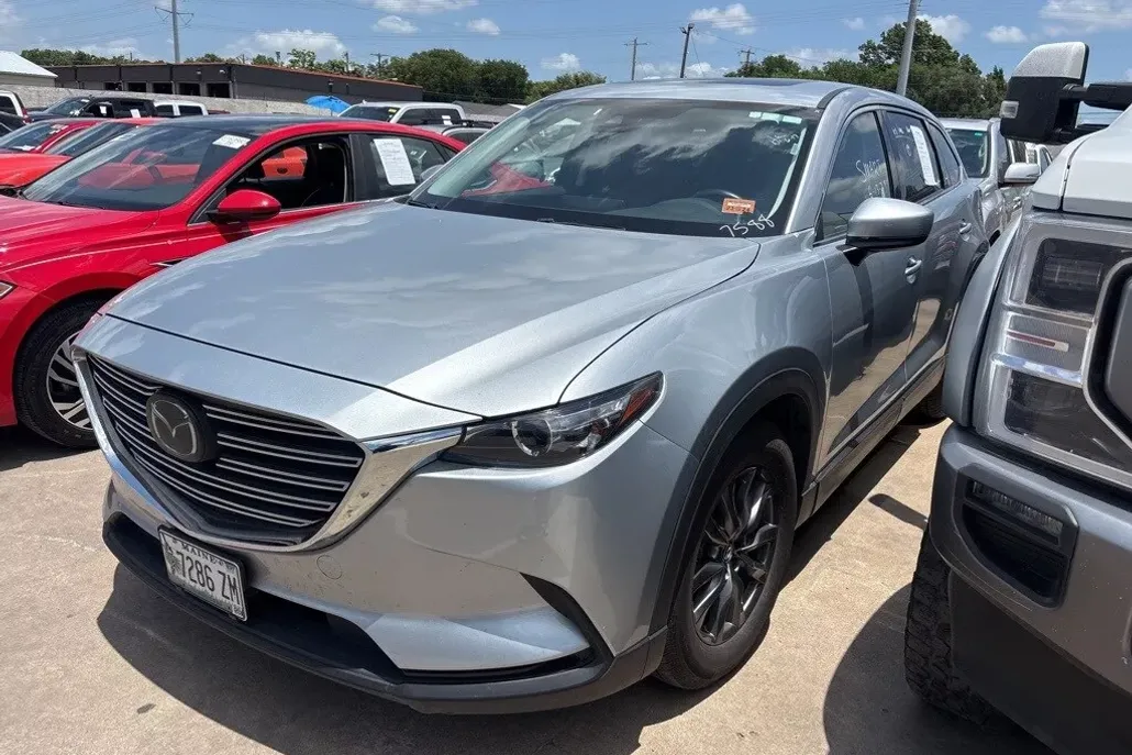 2023 Mazda CX-9 Touring photo 1