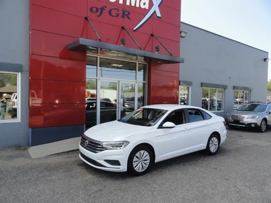 2019 Volkswagen Jetta SE R-Line photo 1