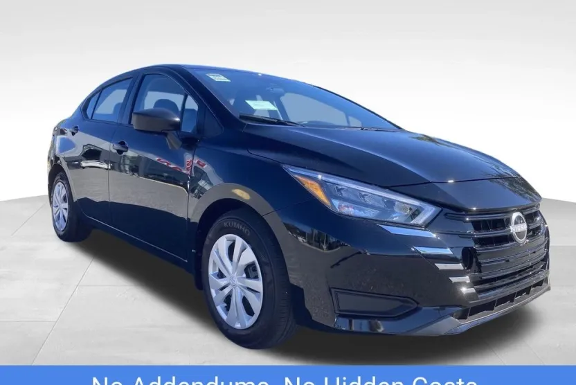 2025 Nissan Versa 1.6 S photo 1