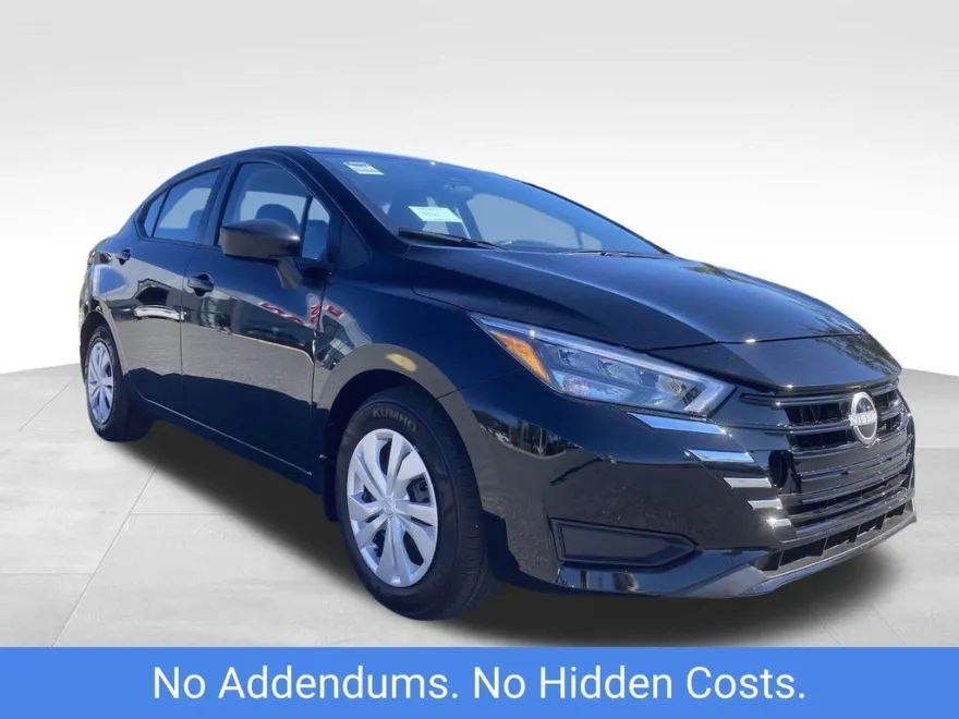2025 Nissan Versa 1.6 S photo 1