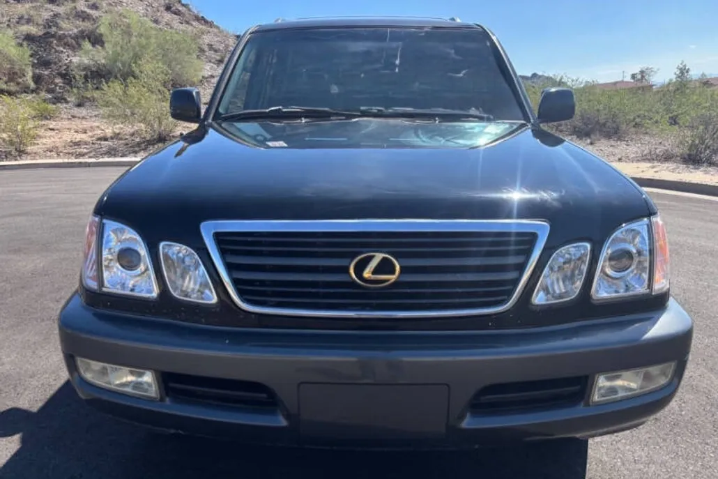 2001 Lexus LX 470 photo 1