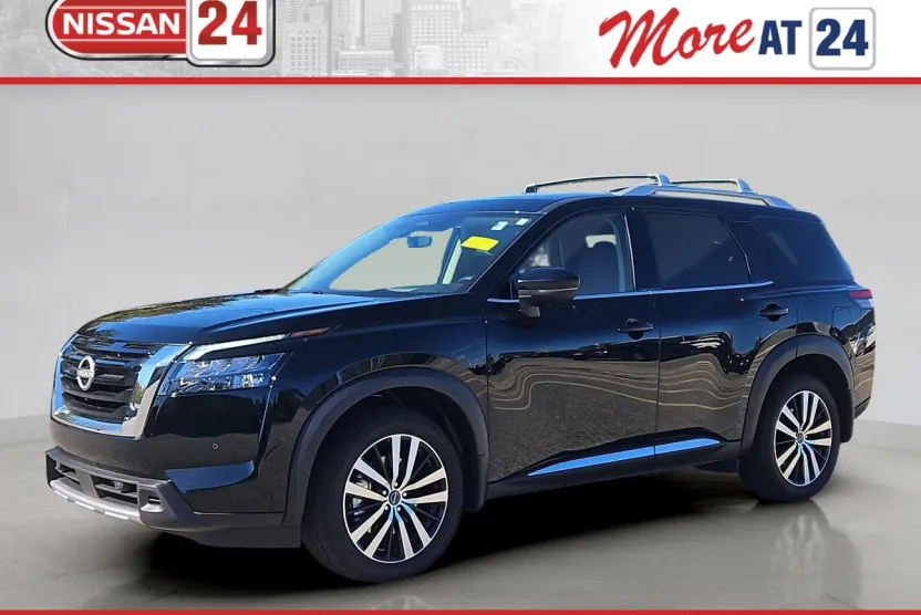 2025 Nissan Pathfinder Platinum photo 1