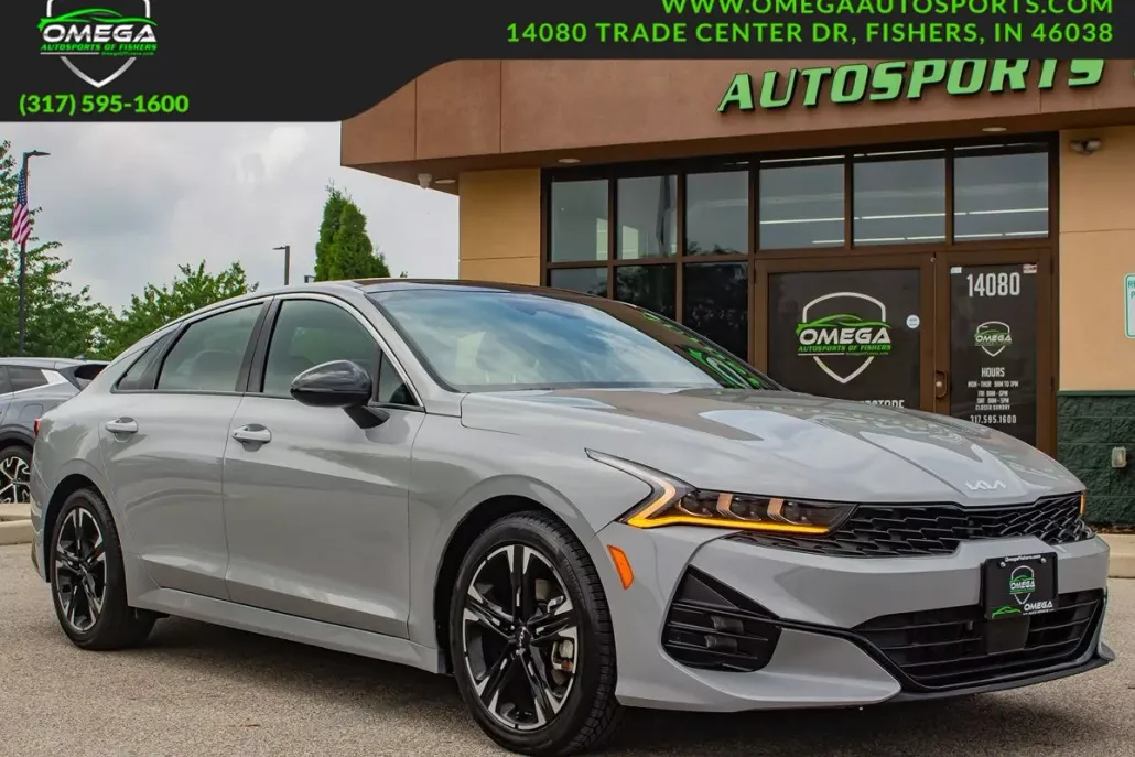 2022 Kia K5 GT-Line photo 1