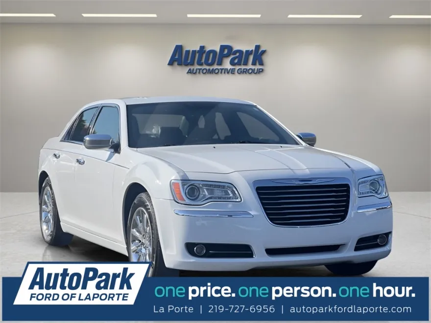 2012 Chrysler 300 Limited photo 1