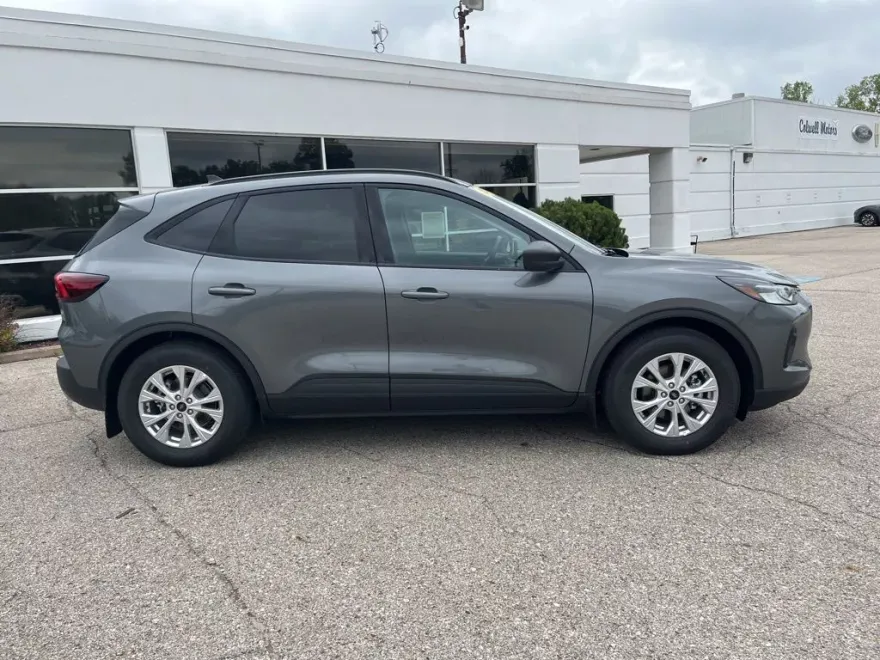 2025 Ford Escape Active photo 1