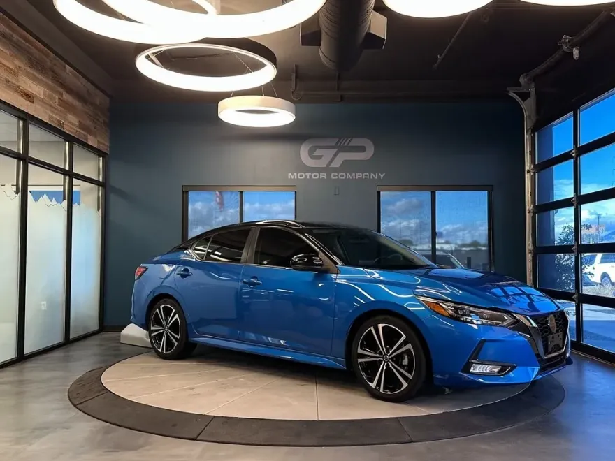 2023 Nissan Sentra SR photo 1