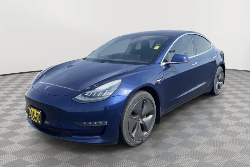 2018 Tesla Model 3 Long Range photo 1