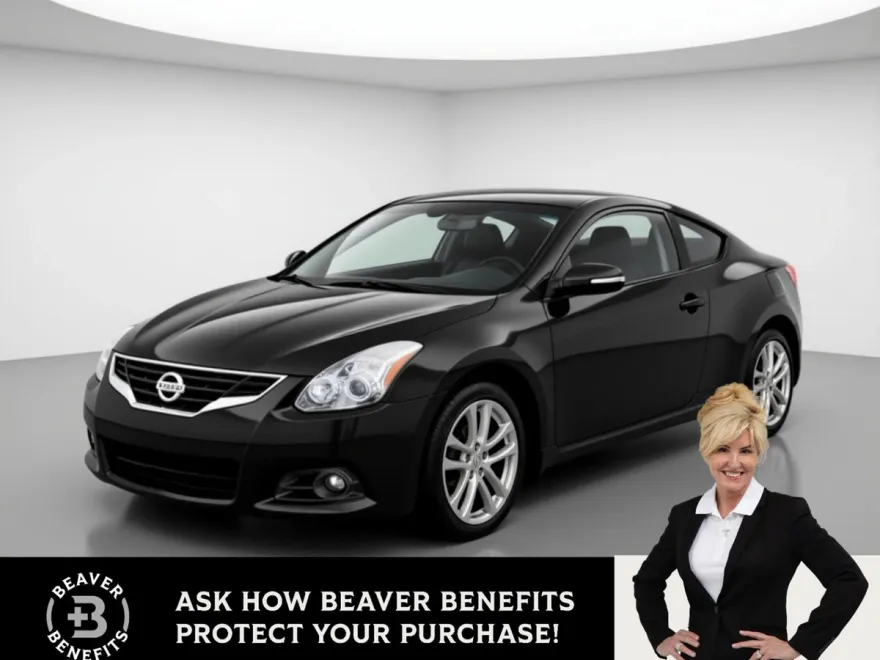 2010 Nissan Altima 3.5 SR photo 1