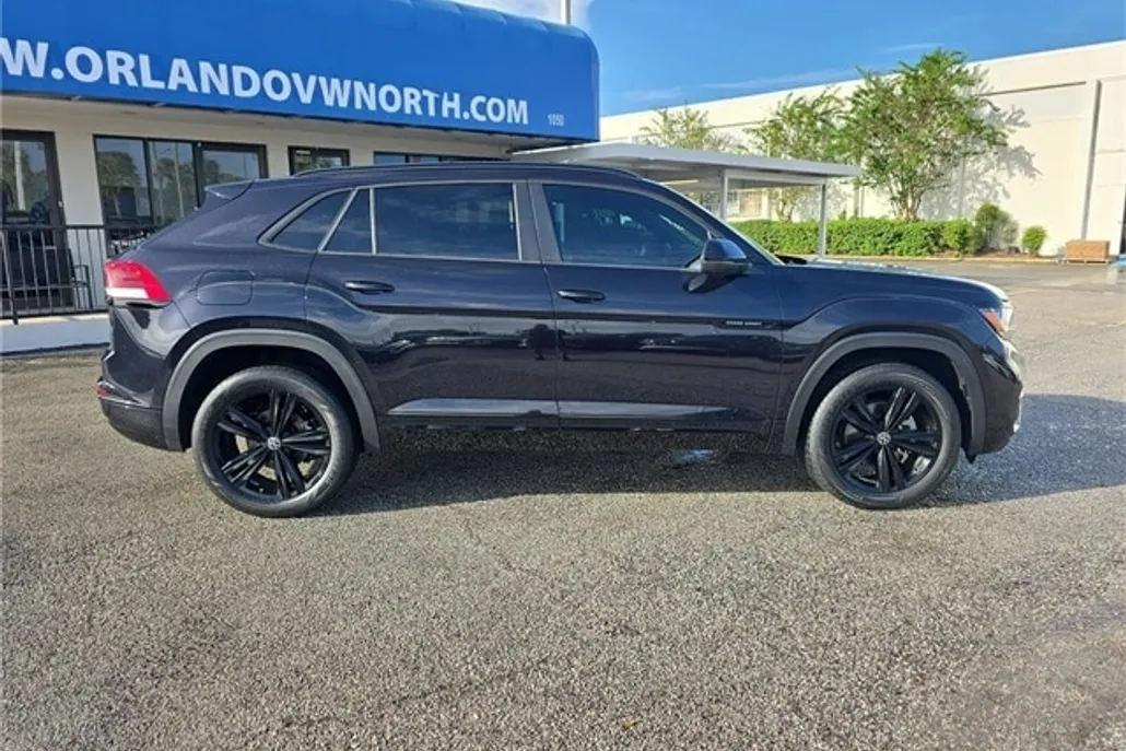 2023 Volkswagen Atlas Cross Sport SEL R-Line photo 1