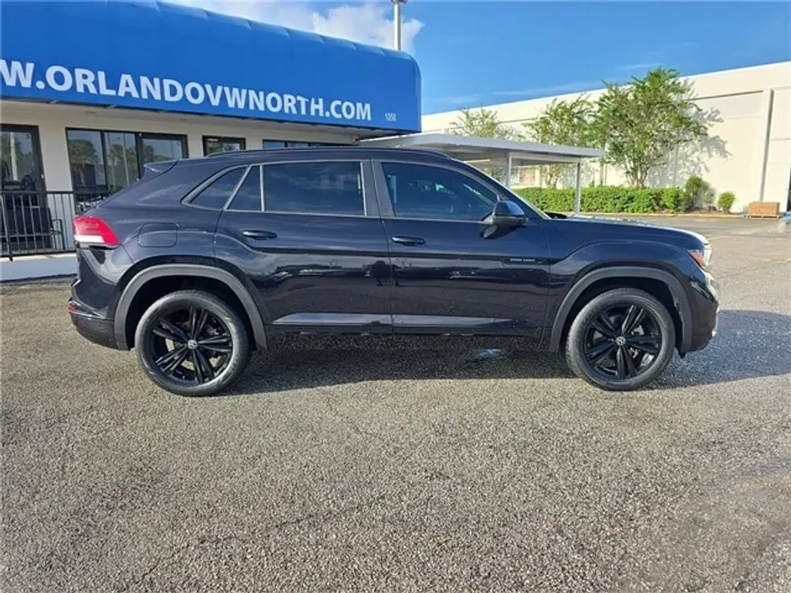 2023 Volkswagen Atlas Cross Sport SEL R-Line photo 1