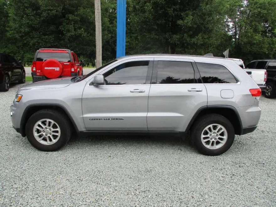 2019 Jeep Grand Cherokee Laredo photo 1