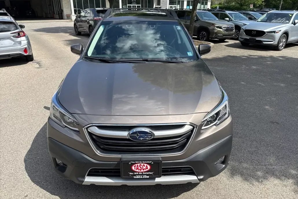 2022 Subaru Outback Limited photo 1