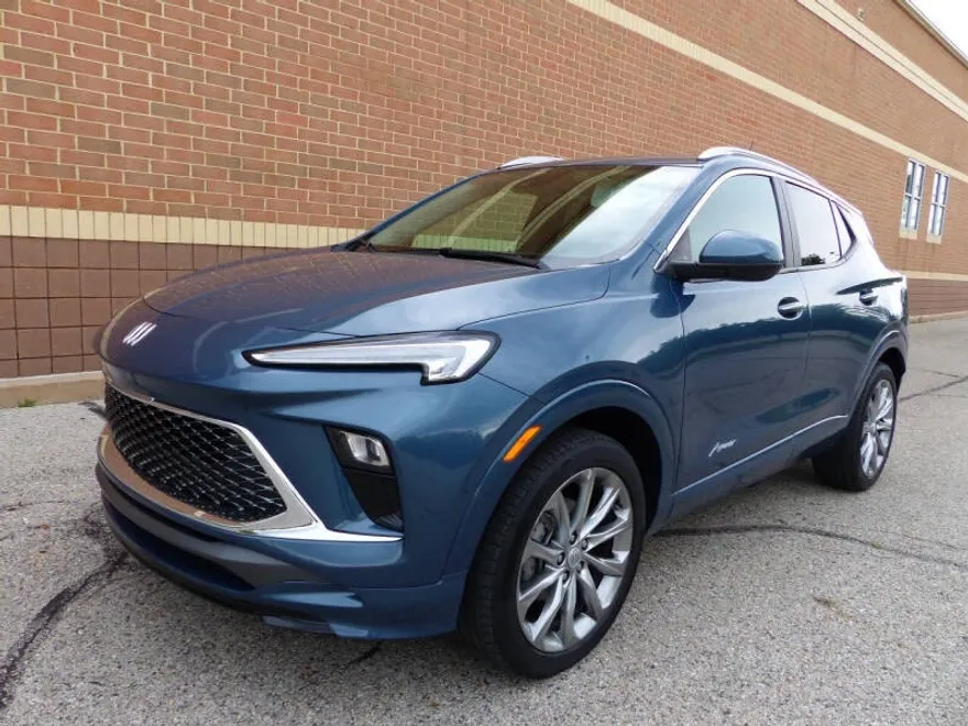2024 Buick Encore GX Avenir photo 1