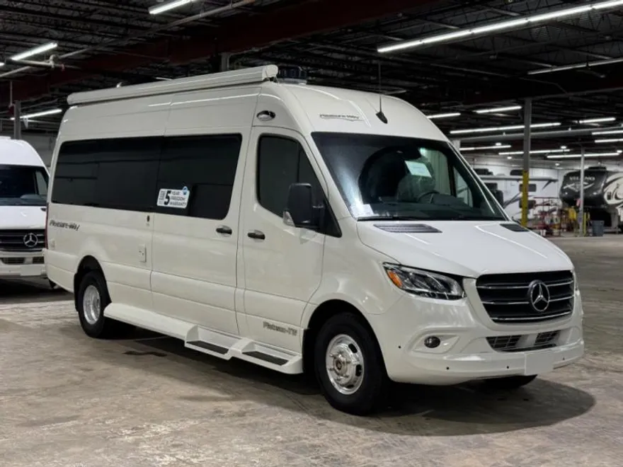 2024 Mercedes Benz Sprinter 3500 photo 1
