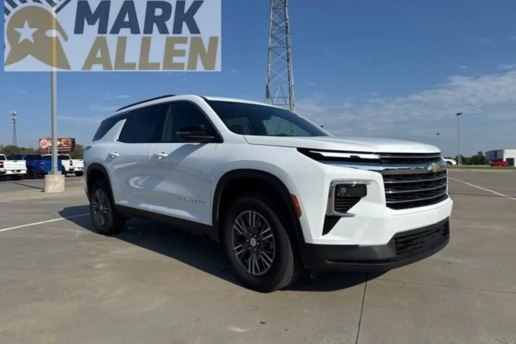 2025 Chevrolet Traverse photo 1