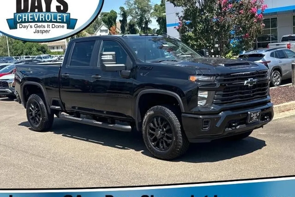 2025 Chevrolet Silverado 2500HD Custom photo 1
