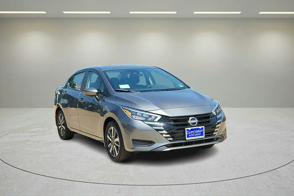 2025 Nissan Versa 1.6 SV photo 1