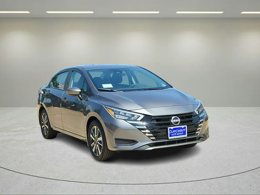 2025 Nissan Versa 1.6 SV photo 1