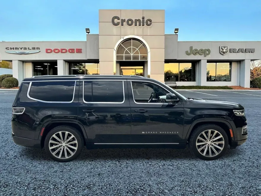 2022 Jeep Grand Wagoneer II photo 1