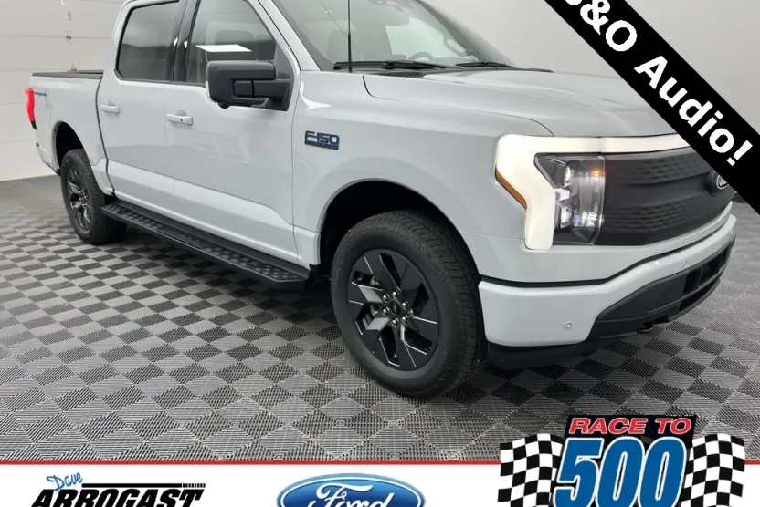 2025 Ford F-150 Lightning photo 1