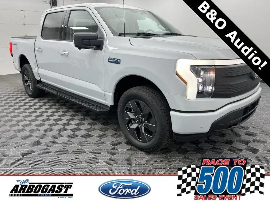 2025 Ford F-150 Lightning photo 1