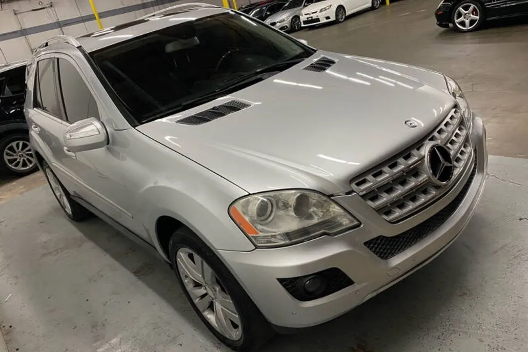 2010 Mercedes Benz ML 350 photo 1
