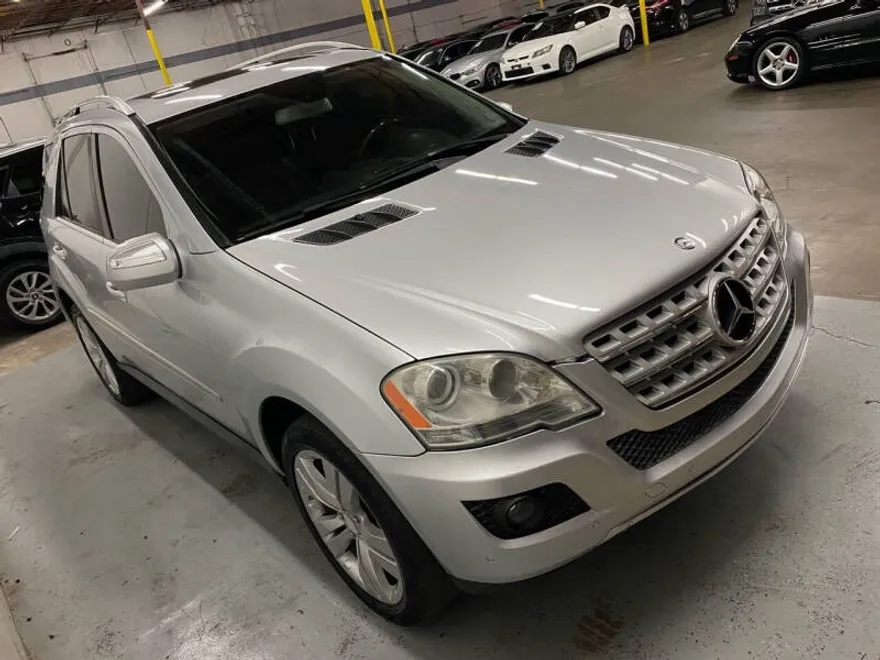 2010 Mercedes Benz ML 350 photo 1
